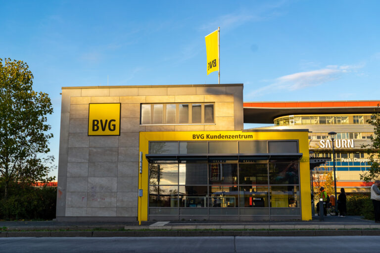 BVG Kundenzentrum am S-Bahnhof Marzahn endlich wieder öffnen