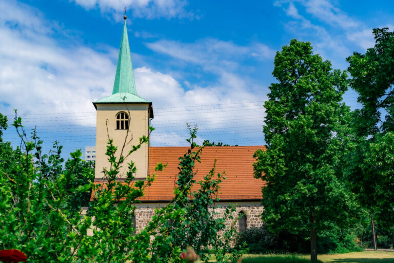 Genehmigung von PV-Anlagen auf denkmalgeschützten Gebäuden/Dächern in Marzahn-Hellersdorf