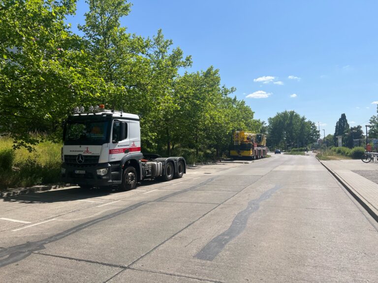 LKW parken illegal im Wohngebiet