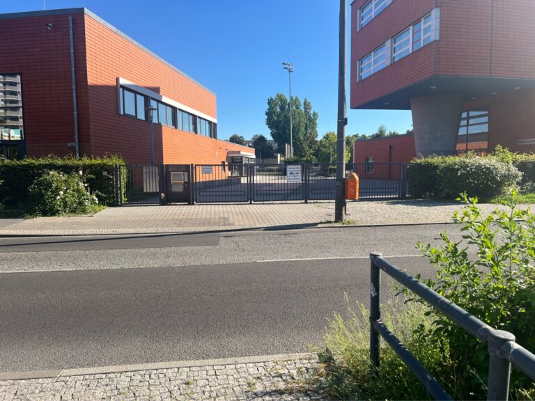 Kein Radweg auf der Allee der Kosmonauten bis mindestens 2030