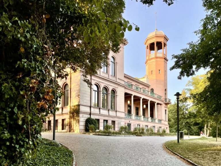 Wir kritisieren die hohen Standgebühren für Parteien auf dem Biesdorfer Blütenfest 2026